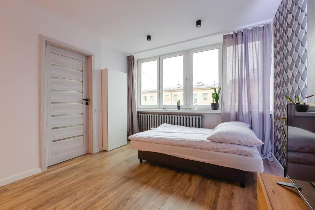 Nowoczesny Apartament W Sercu Mokotowa Varsovia Exterior foto