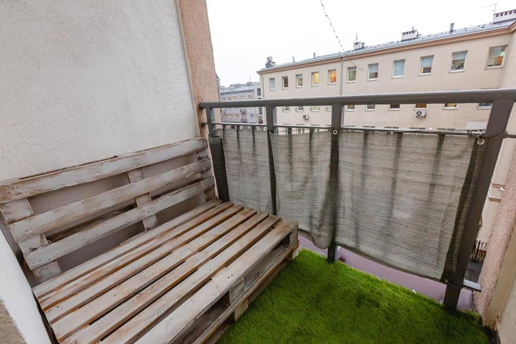 Nowoczesny Apartament W Sercu Mokotowa Varsovia Exterior foto